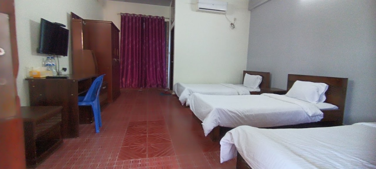 Deluxe Three Bed
