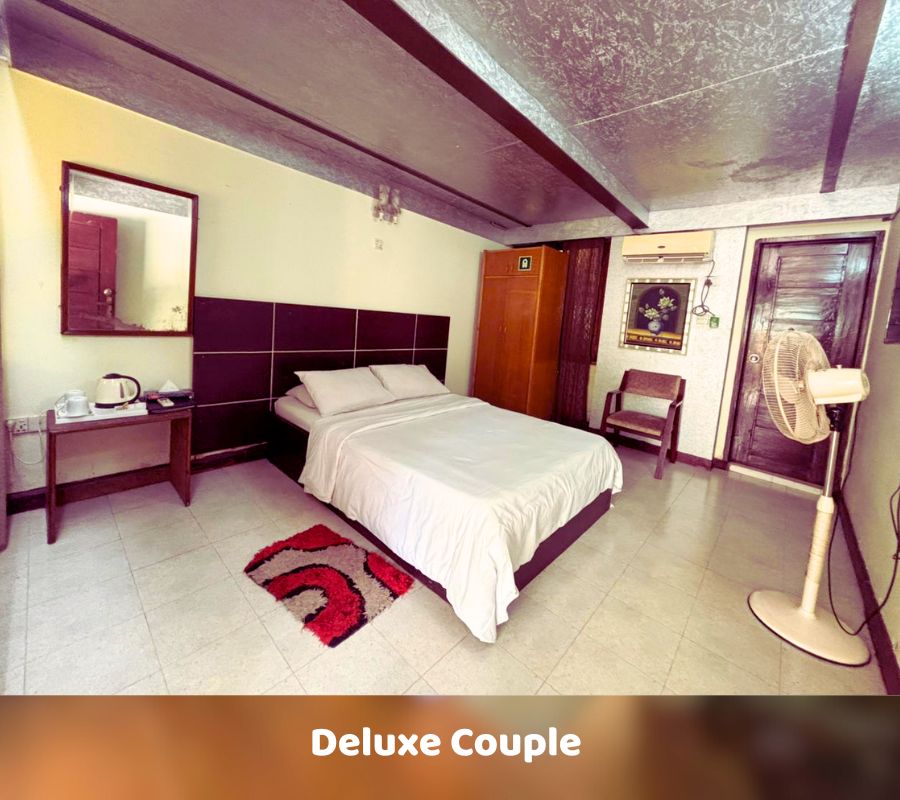 Deluxe Couple