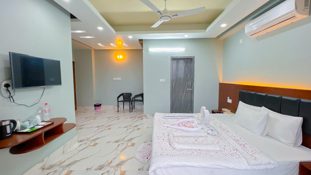Premium Couple Room