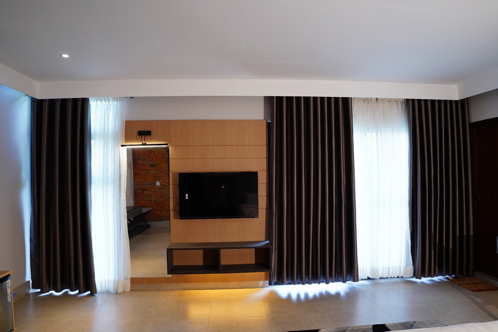 Hill View Executive