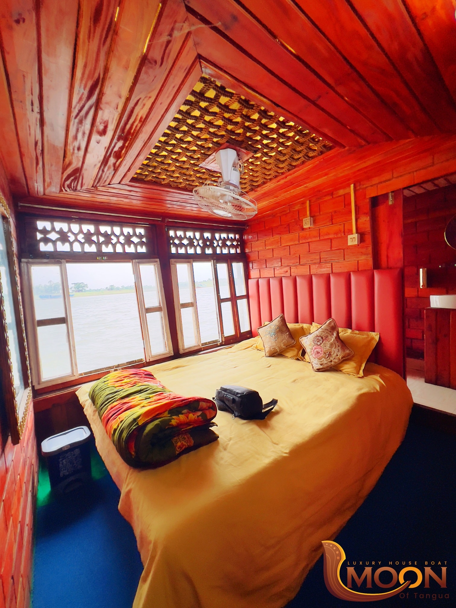 Cabin-05