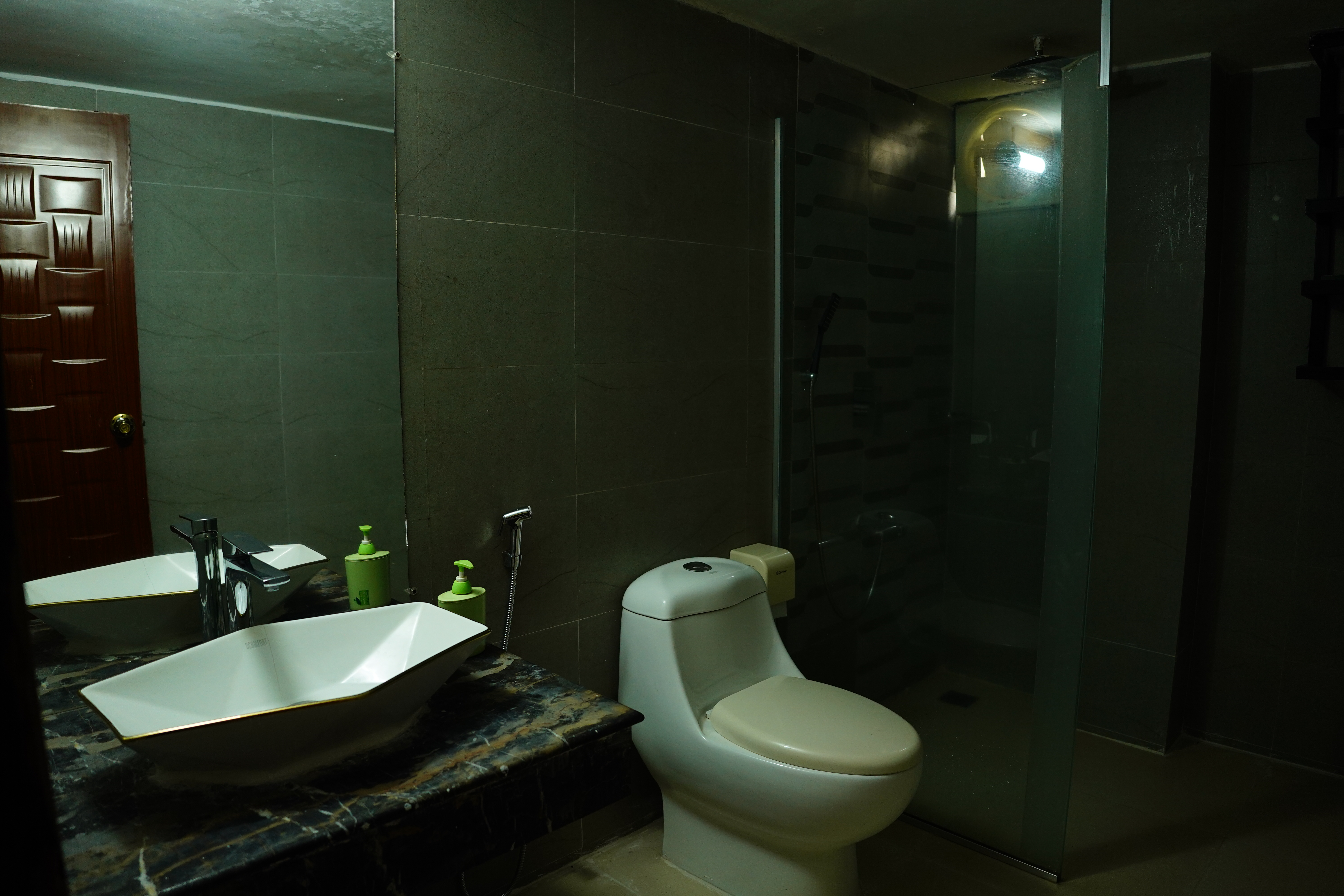 Honeymoon Hide